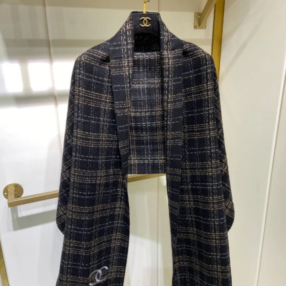 <AUTHENTIC>CHANEL Scarf main image 1